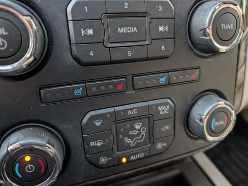 Used 2015 Ford Expedition Limited w/ Equipment Group 301A image 17