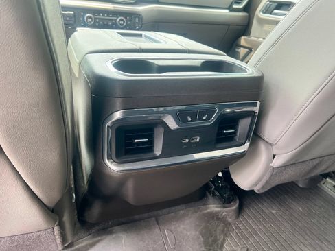 Used 2022 Chevrolet Silverado 1500 LTZ AWD/4WD image 18