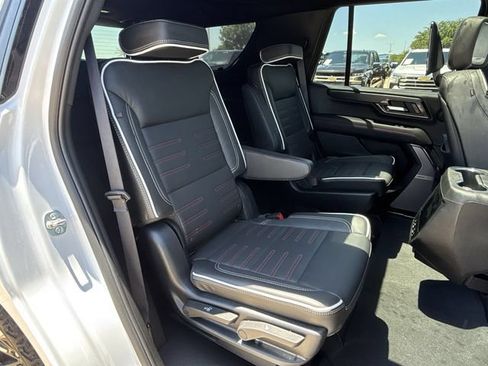 Used 2025 GMC Yukon AT4 Ultimate AWD/4WD image 31