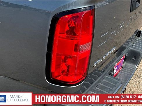 Used 2022 Chevrolet Colorado LT w/ LT Convenience Package AWD/4WD image 24