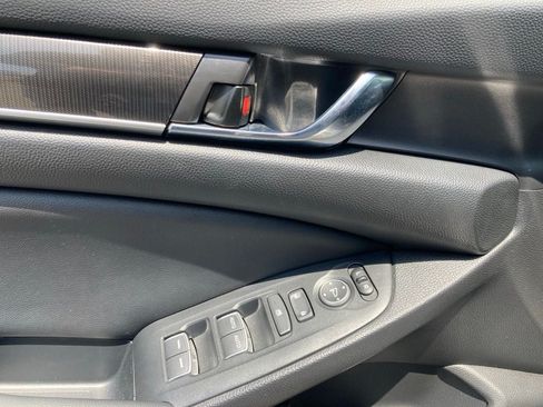 Used 2022 Honda Accord Sport image 11