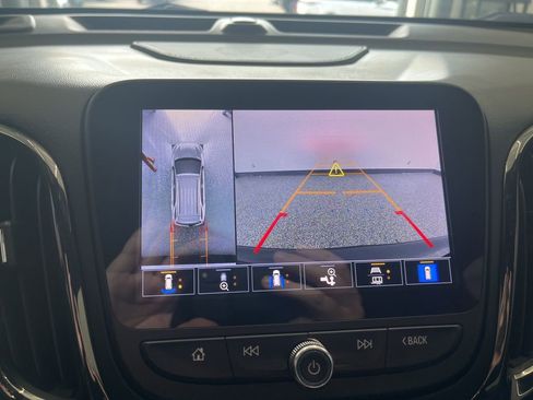 Used 2022 Chevrolet Equinox RS w/ RS Leather Package FWD image 22