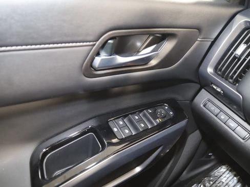 Used 2023 Nissan Pathfinder SL image 31