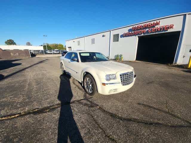 Used 2010 Chrysler 300 C w/ Luxury Group II AWD/4WD image 7