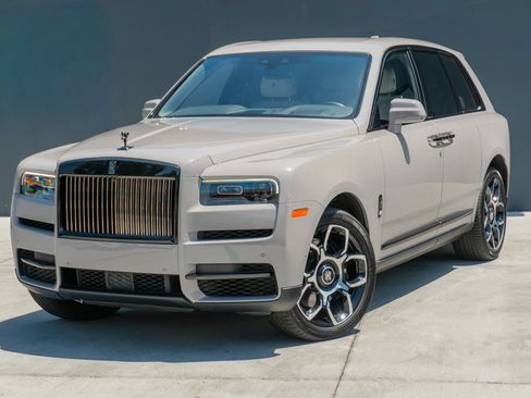 Used 2024 Rolls-Royce Cullinan Black Badge AWD/4WD image 3