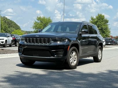Used 2023 Jeep Grand Cherokee Laredo w/ Luxury Tech Group I