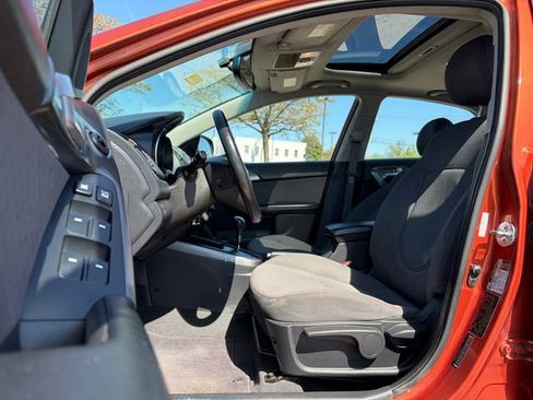 Used 2010 Kia Forte SX image 7