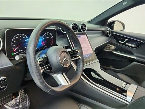 Used 2024 Mercedes-Benz GLC 300 4MATIC w/ AMG Line image 18