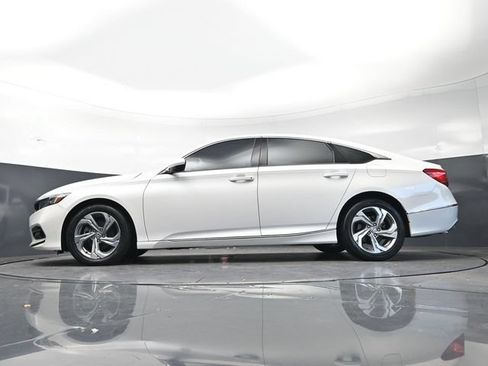 Used 2020 Honda Accord EX image 32