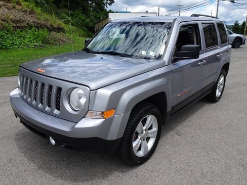 Used 2016 Jeep Patriot Latitude AWD/4WD image 2