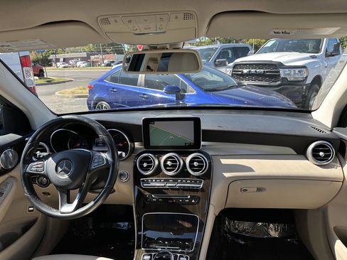 Used 2017 Mercedes-Benz GLC 300 4MATIC image 20