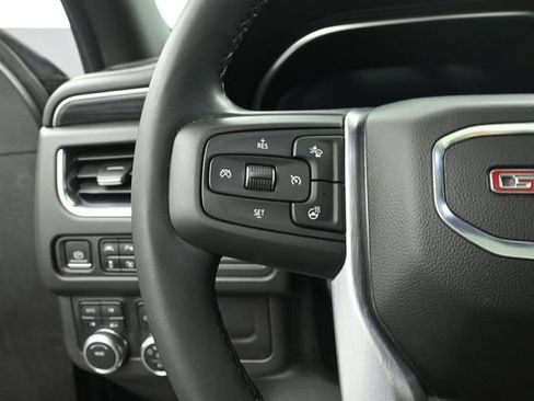 Used 2023 GMC Yukon XL SLT w/ SLT Premium Package AWD/4WD image 17