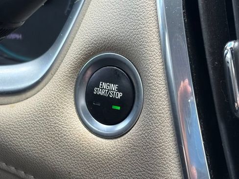 Used 2022 Chevrolet Traverse LS FWD image 26