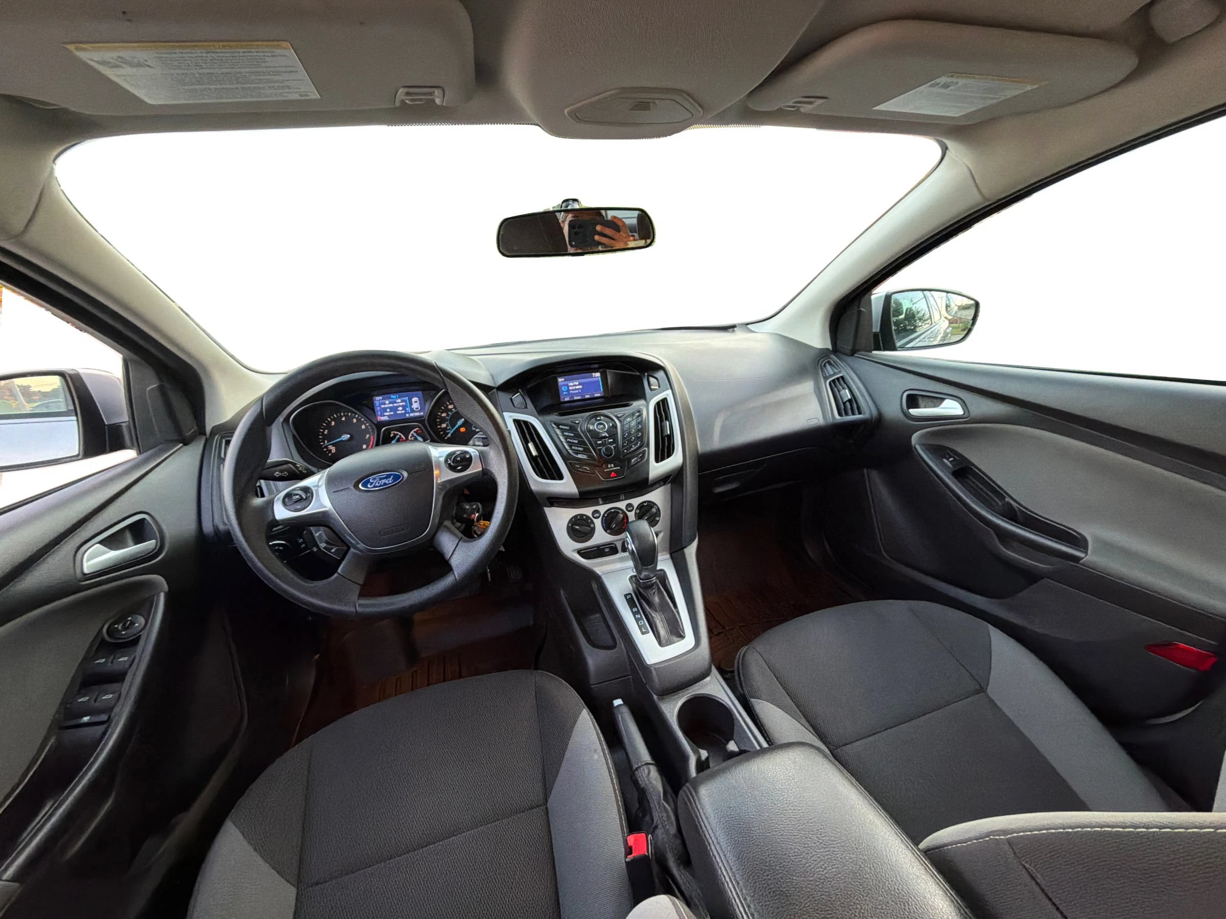 Used 2014 Ford Focus SE FWD image 22