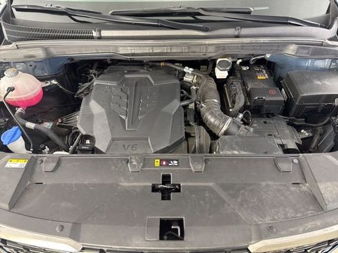 Used 2024 Kia Carnival SX FWD image 19