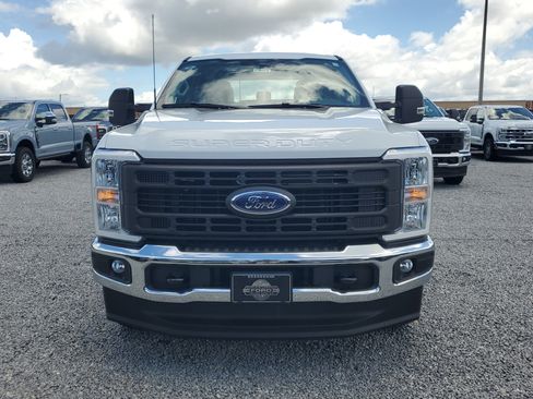 New 2026 Ford F250 XL w/ XL Chrome Package image 3