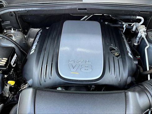 Used 2022 Dodge Durango R/T w/ Blacktop Package AWD/4WD image 32