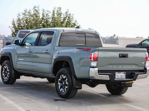 Certified 2023 Toyota Tacoma TRD Off-Road AWD/4WD image 8
