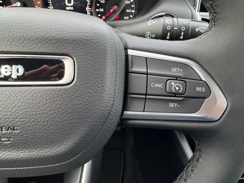 New 2026 Jeep Compass Latitude image 13