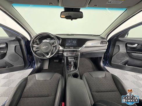 Used 2022 Kia Niro EX FWD image 4