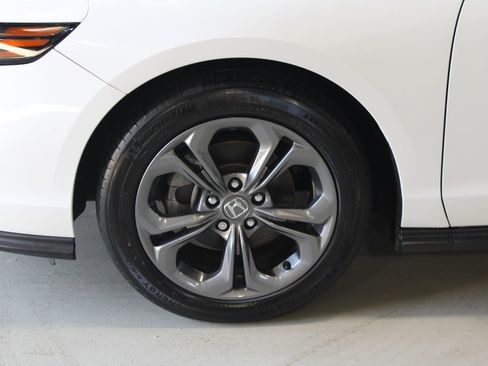 Used 2023 Honda Accord EX image 6