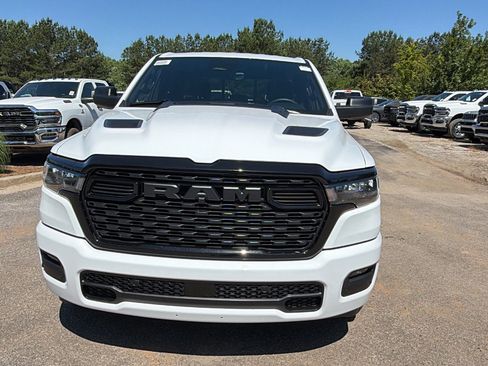 New 2026 RAM 1500 Express AWD/4WD image 3
