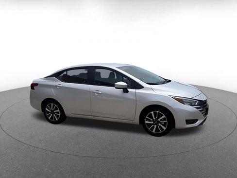 Used 2025 Nissan Versa SV FWD image 2