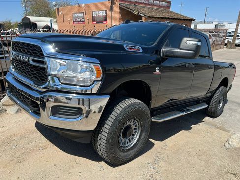 Used 2024 RAM 2500 Tradesman w/ Chrome Appearance Group AWD/4WD image 3