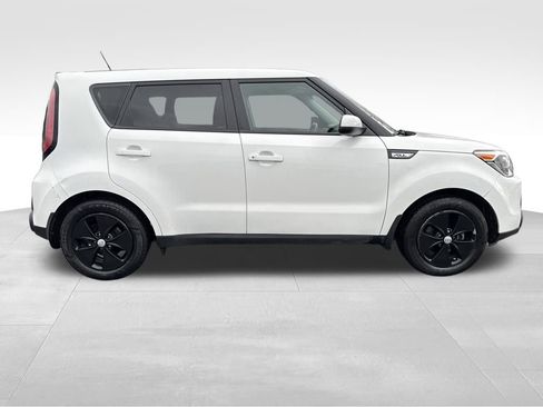 Used 2016 Kia Soul image 9