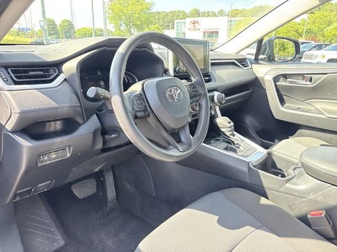 Used 2025 Toyota RAV4 XLE FWD image 8