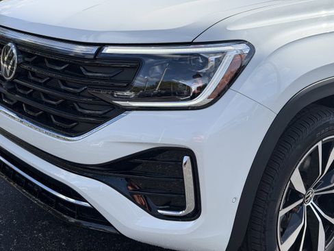 New 2026 Volkswagen Atlas Cross Sport SEL Premium R-Line image 8