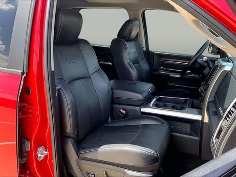 Used 2018 RAM 2500 Laramie AWD/4WD image 9