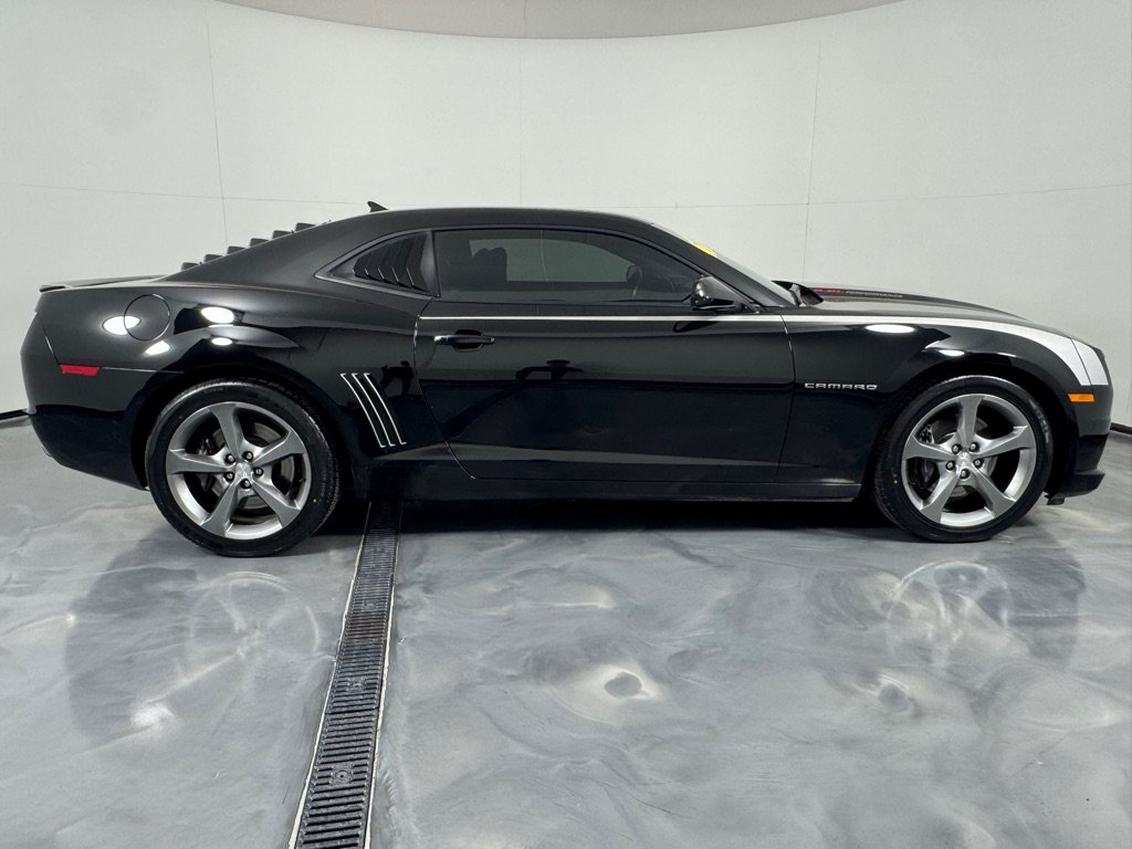 Used 2013 Chevrolet Camaro SS w/ RS Package RWD image 4