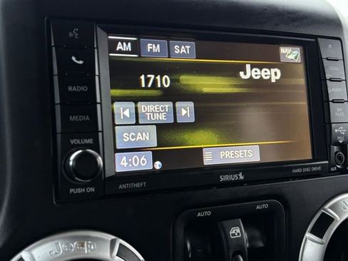 Used 2014 Jeep Wrangler Unlimited Rubicon w/ Connectivity Group image 34