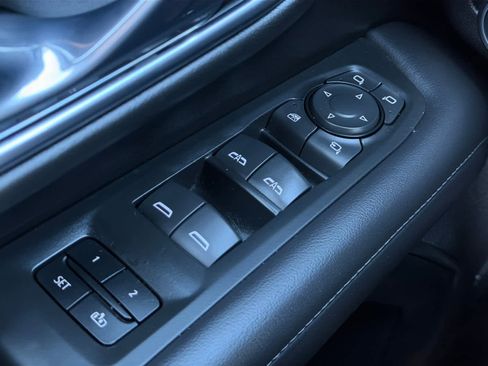 Used 2021 Chevrolet Suburban Z71 w/ Luxury Package image 21