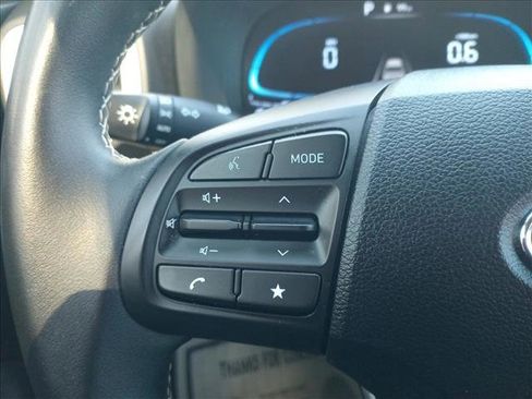 Certified 2023 Hyundai Venue Limited image 19