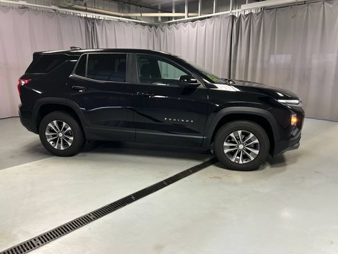 Used 2026 Chevrolet Equinox LT FWD image 8