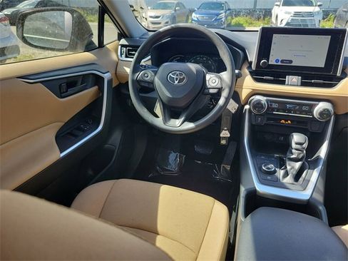 Used 2025 Toyota RAV4 LE image 8