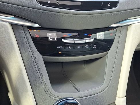 Used 2022 Cadillac XT5 Premium Luxury FWD image 16