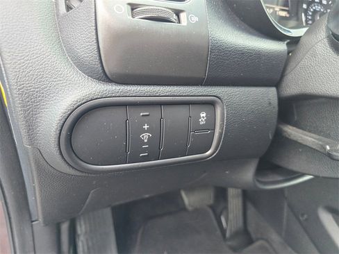 Used 2017 Kia Forte LX image 19