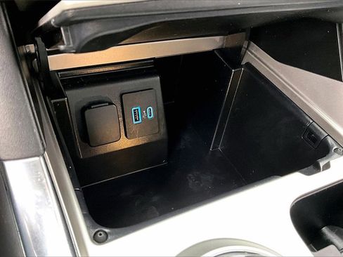 Used 2023 Ford Explorer XLT w/ Equipment Group 202A image 33