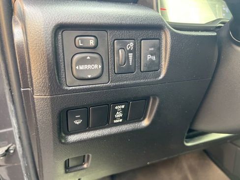 Used 2018 Toyota 4Runner Limited image 8