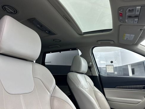 Used 2024 Kia Telluride EX image 17