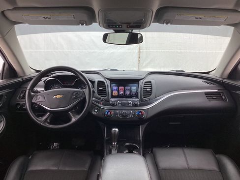Used 2019 Chevrolet Impala LT FWD image 29