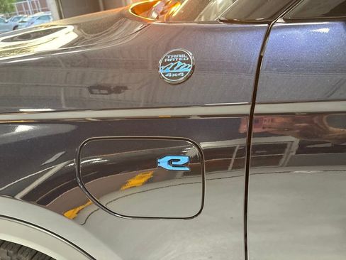 New 2024 Jeep Grand Cherokee Trailhawk w/ Advanced Protech Group II image 10