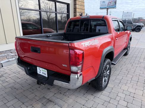 Used 2017 Toyota Tacoma TRD Off-Road w/ Tow Package (A/T) AWD/4WD image 29