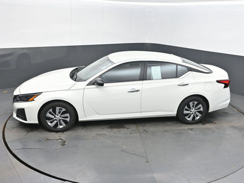 Certified 2025 Nissan Altima 2.5 S image 32