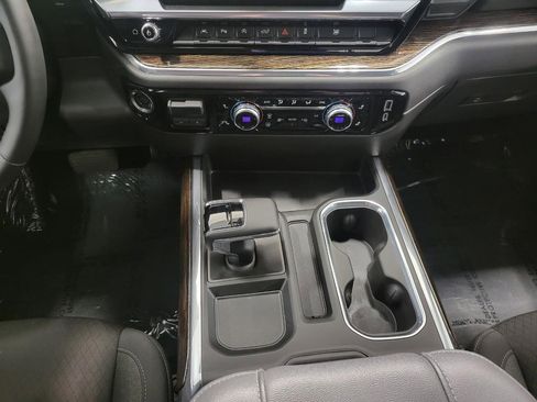 Used 2024 GMC Sierra 1500 Elevation w/ Preferred Package AWD/4WD image 16