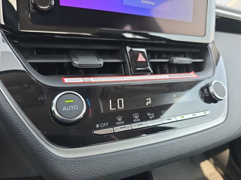 Used 2025 Toyota Corolla LE FWD image 23