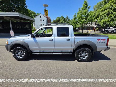 Used 2002 Nissan Frontier XE AWD/4WD image 8